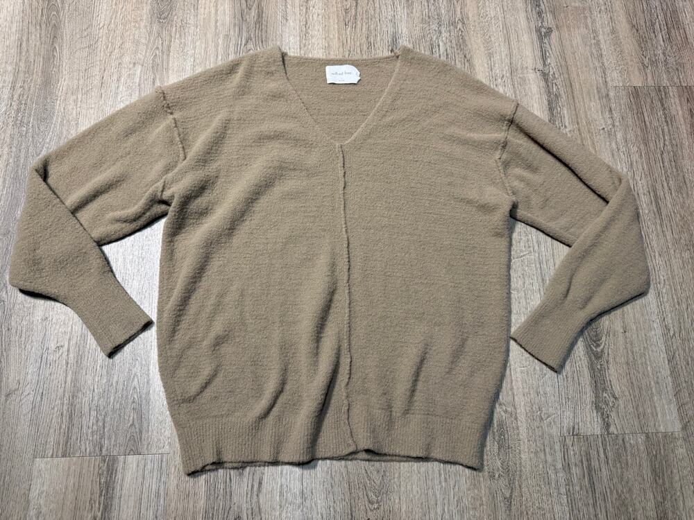 Wilfred Free by Aritzia Women's Taupe V-Neck Sweater
